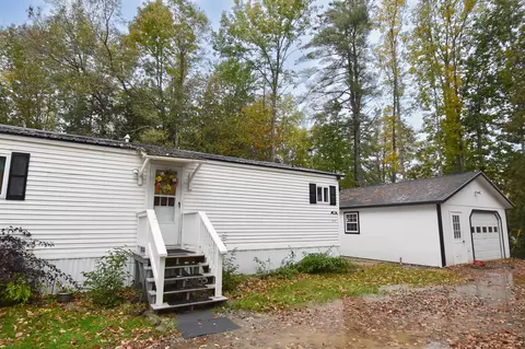 297 E Newport Rd, Stetson, ME 04488
