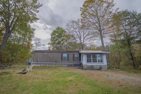 1586 New Sharon Rd, Starks, ME 04911