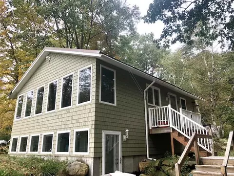 10 Spruce Dr, Poland, ME 04274