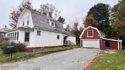 25 Albert St, Milo, ME 04463