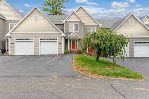 40 Harvest Hill Ln #10, Auburn, ME 04210