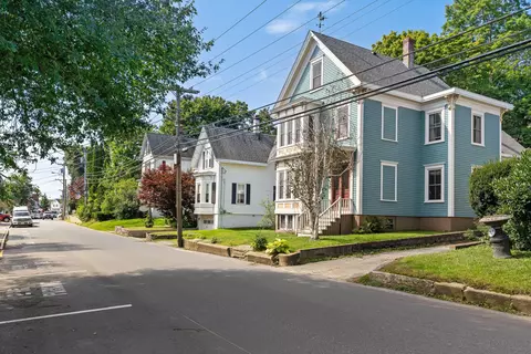 58 Townsend Ave, Boothbay Harbor, ME 04538