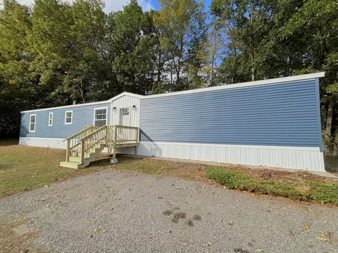12 Lucien St, Sabattus, ME 04280