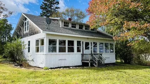 28 N Lubec Rd, Lubec, ME 04652