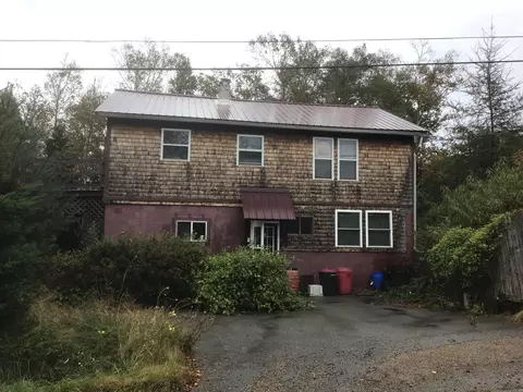 15 Johnson St, Eastport, ME 04631