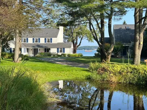25 N Causeway Ln, Southwest Harbor, ME 04679
