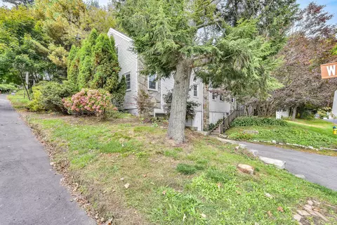 43 Winthrop St, Hallowell, ME 04347