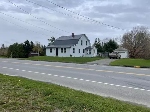 75 Benjamin St, Mars Hill, ME 04758