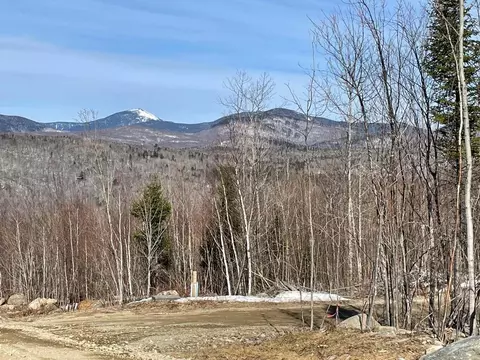 17 Riggs Rd, Kingfield, ME 04947