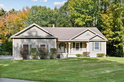 61 Hillview Ave, Saco, ME 04072