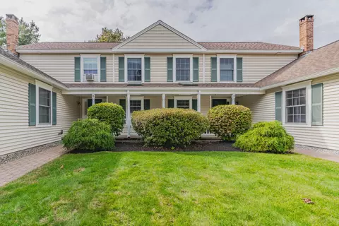 18 Mast Ln #67, Brunswick, ME 04011