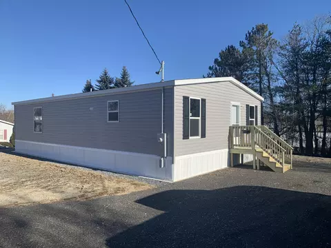 4 Osborne Ct, Fairfield, ME 04937