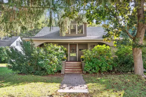 15 Berry St, Brunswick, ME 04011