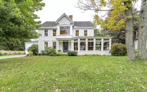 27 Church St, Gorham, ME 04038