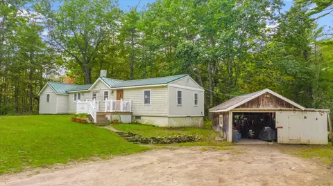 14 Rideout Ln, Gardiner, ME 04345