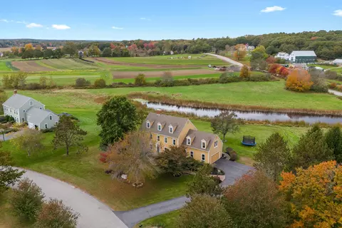 3 Wainwright Dr, Cape Elizabeth, ME 04107
