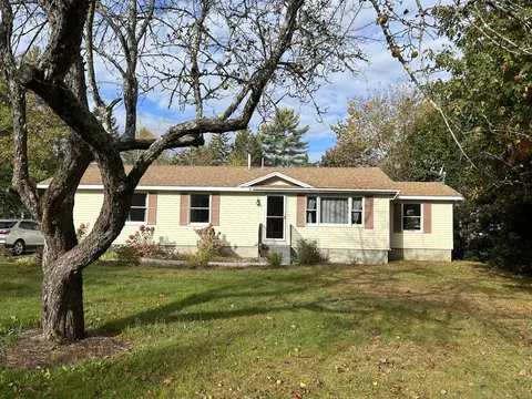 100 Washington Rd, Waldoboro, ME 04572