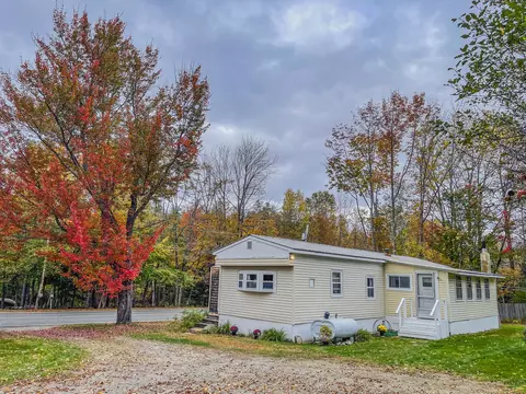 749 Industry Rd, Farmington, ME 04938