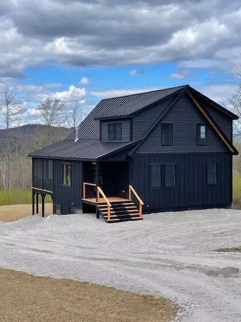 26 Harmony Row, Bethel, ME 04217