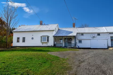 41 Monument Rd, Abbot, ME 04406