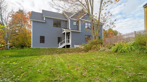 3 Mitchellwood Dr, Falmouth, ME 04105
