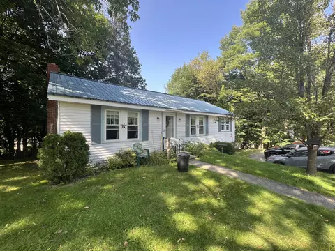 137 High Holborn St, Gardiner, ME 04345