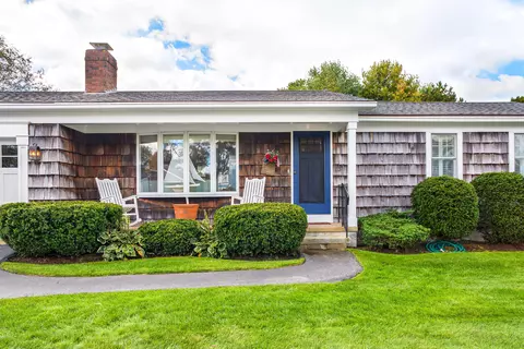 25 Surf Ln, Kennebunk, ME 04043