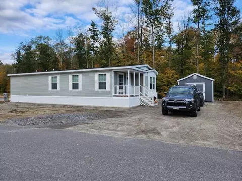 17 Red Oak Dr, Turner, ME 04282