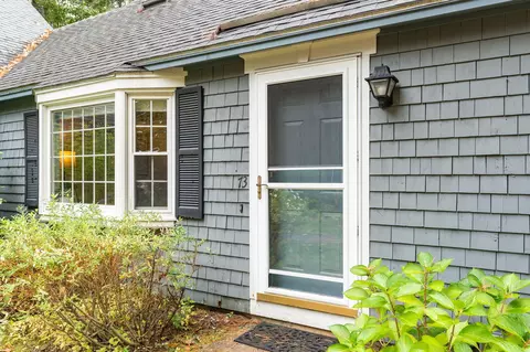 73 Ward Cir #73, Brunswick, ME 04011