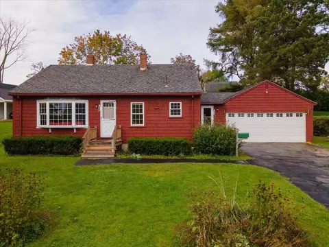 56 Fluker St, Thomaston, ME 04861