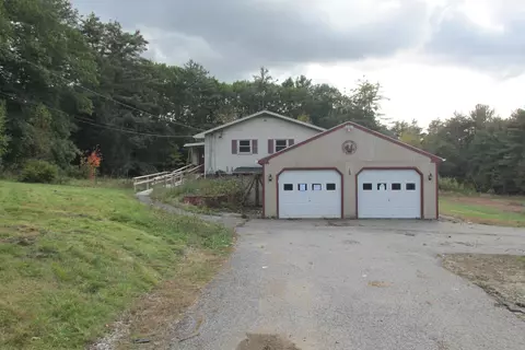 428 Merrow Rd, Auburn, ME 04210