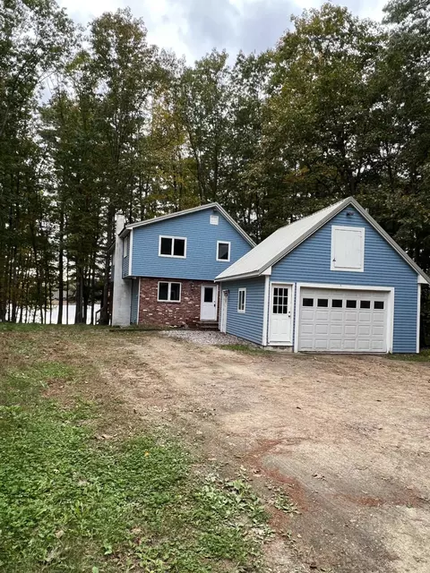 325 Leisure Ln, Limerick, ME 04048