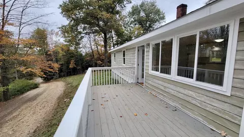 16 Lawrence Rd, Pownal, ME 04069
