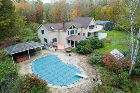 28 Hillcrest Ln, Bowdoinham, ME 04008