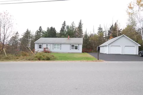 976 Eastern Ave, Holden, ME 04429