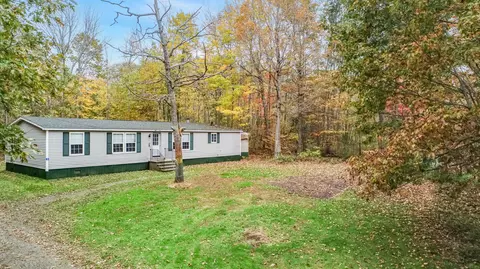 31 Bunker Hill Rd, Bucksport, ME 04416