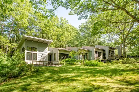 377 S Bay Rd, Franklin, ME 04634