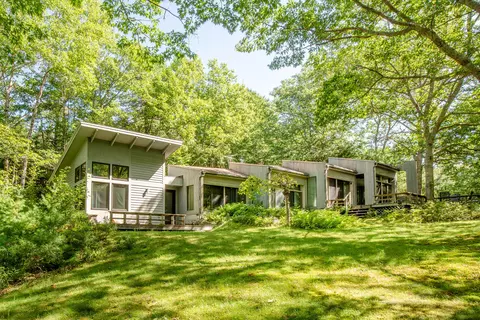 377 S Bay Rd, Franklin, ME 04634