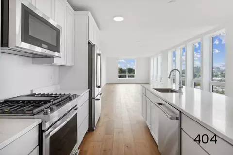 218 Washington Ave #404, Portland, ME 04101