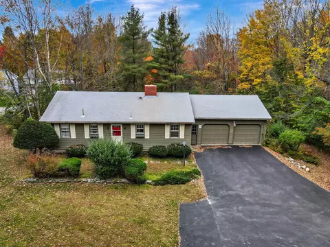 211 Pond Rd, Manchester, ME 04351