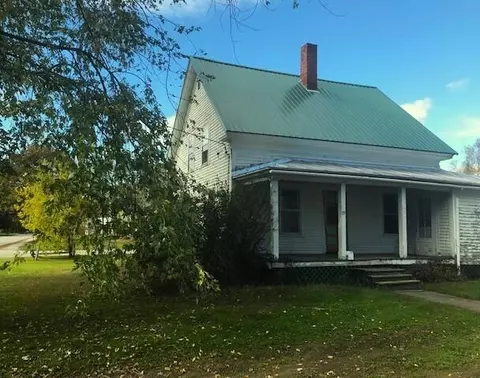 29 Silver St, Skowhegan, ME 04976