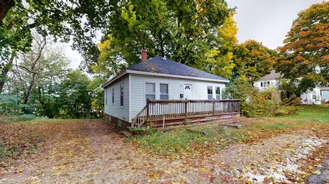 64 Winter St, Lewiston, ME 04240