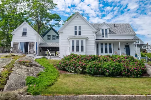 73 W West Main St, Stonington, ME 04681
