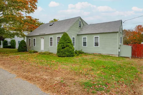 87 Sanford Rd, Wells, ME 04090