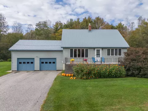 55 E Oxford Rd, Minot, ME 04258