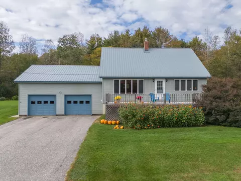 55 E Oxford Rd, Minot, ME 04258