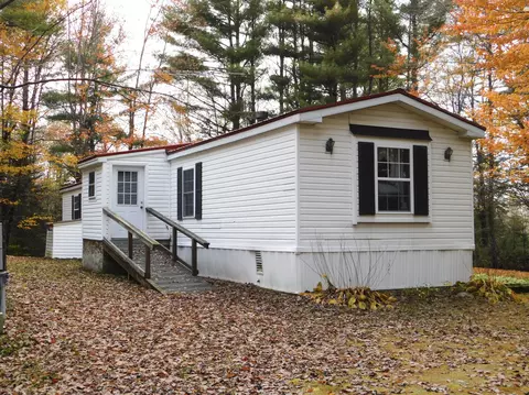 226 Wellington Rd, Harmony, ME 04942