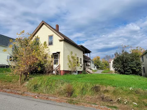 15 Brook St, Waterville, ME 04901