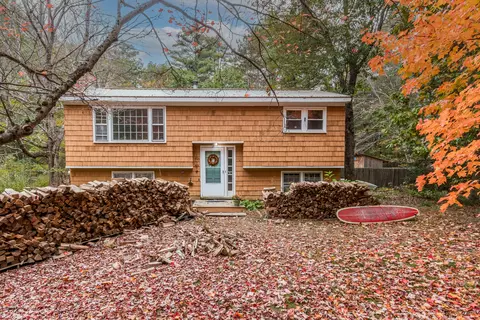 140 Burnham Rd, Scarborough, ME 04074