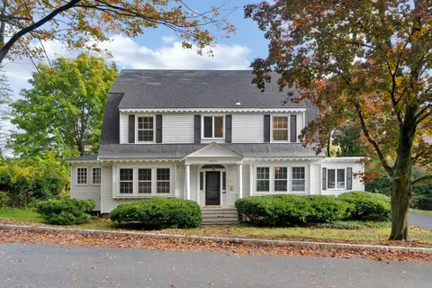 22 Mountain Ave, Lewiston, ME 04240